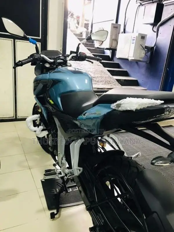 Bajaj Pulsar N160 Premium 2026