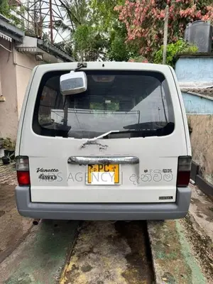 Nissan Vanette 2011