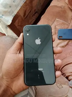Apple iPhone XR (Used)