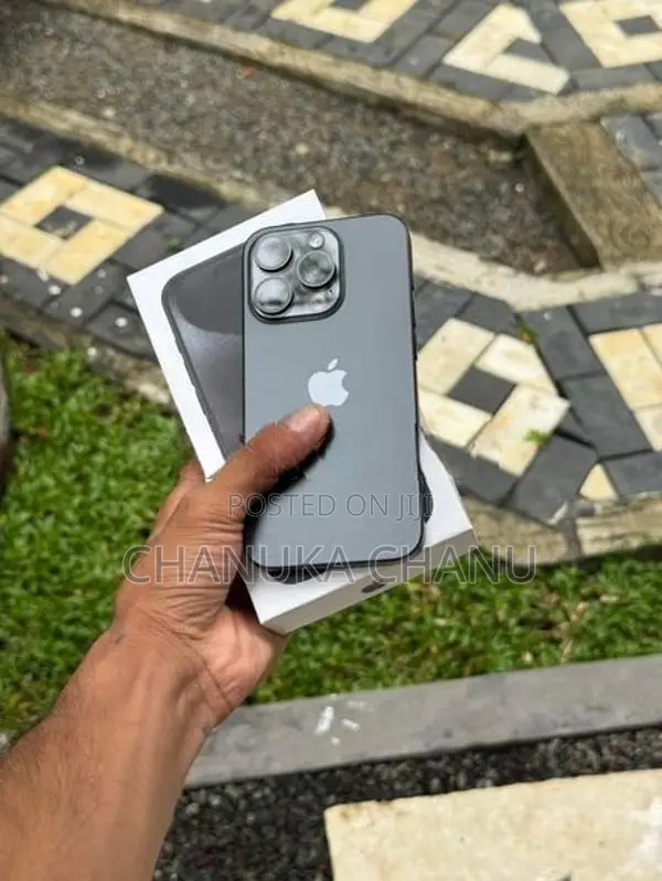 Apple iPhone 15 Pro (Used)