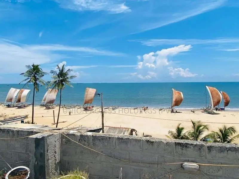 මීගමුව වෙරළ ආසන්න මනරම් හෝටලයක් විකිණීමට