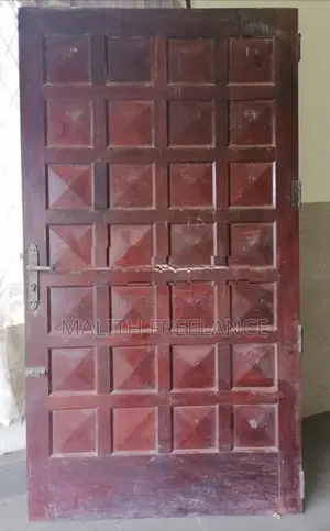 Front Door (කොස්)