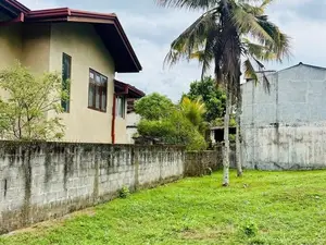 අතුරුගිරිය කොට්ටාව පාරට ඇවිදින දුරින් සුපිරි නේවාසික ඉඩම්