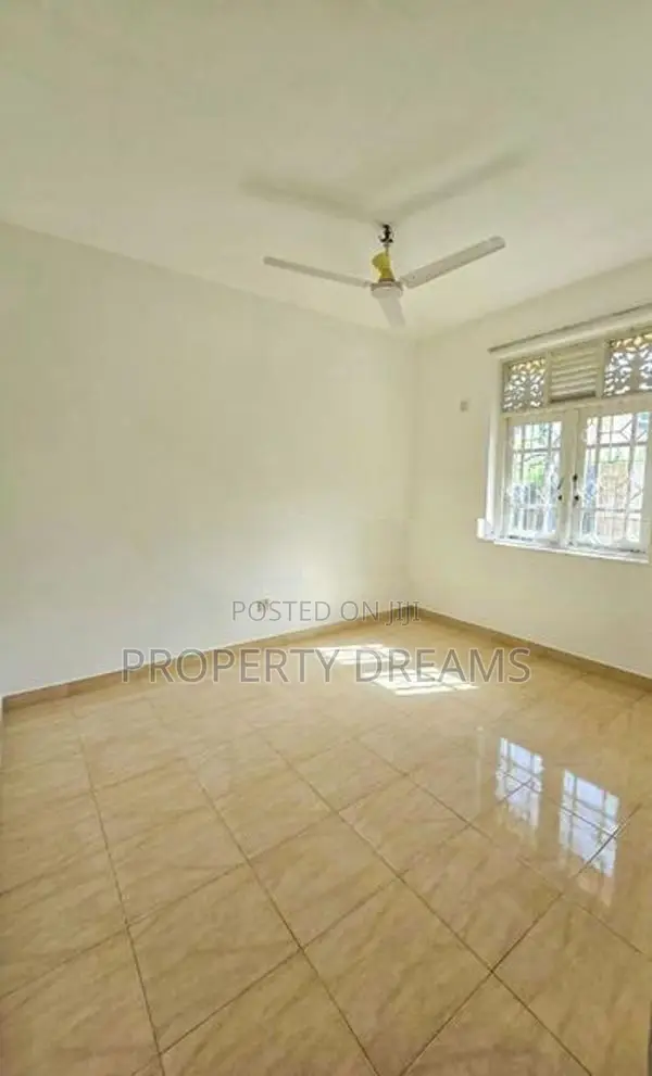 Kottawa Elegant Family Home with Modern Comforts