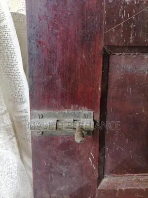 Front Door (කොස්)