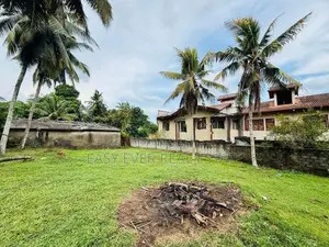 අතුරුගිරිය කොට්ටාව පාරට ඇවිදින දුරින් සුපිරි නේවාසික ඉඩම්