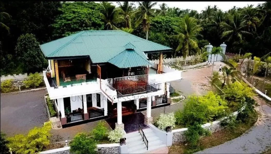 වේයන්ගො ඩ පර්චස් 180 ක් සමග අංග සම්පූර්ණ හෝ ටලයක් විකිණීමට