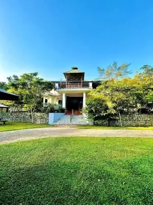 වේයන්ගො ඩ පර්චස් 180 ක් සමග අංග සම්පූර්ණ හෝ ටලයක් විකිණීමට