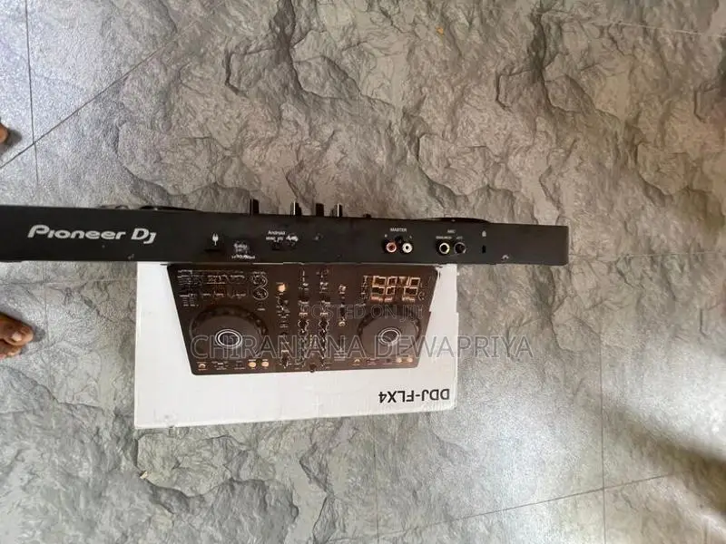 DDJ-FLX4 DJ Controller