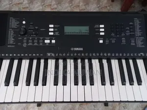 Yamaha PSR-E373 Protable Keyboard with Stand