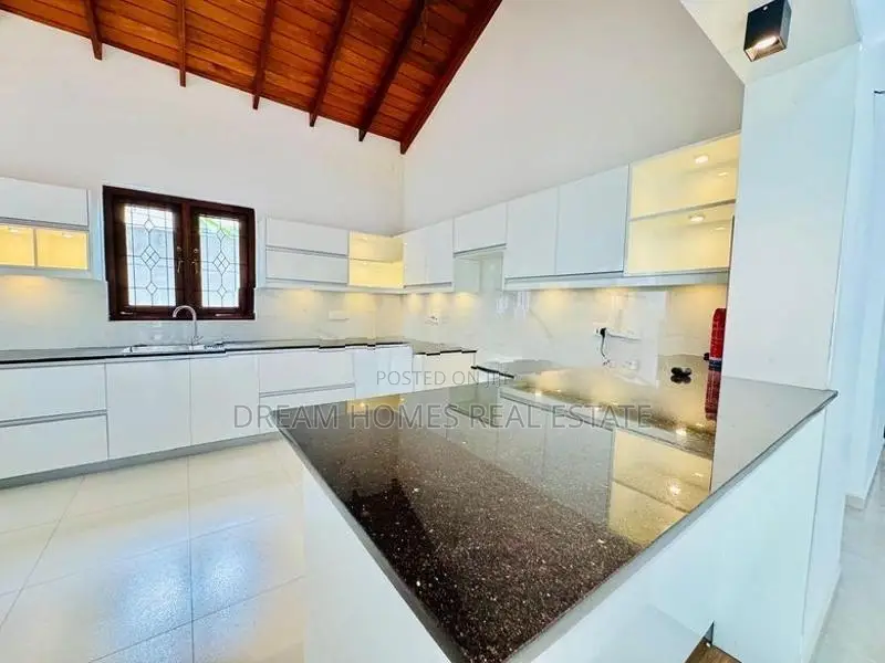 Boralesgamuwa,Luxury 4BR House for Sale in Summer Field Residences