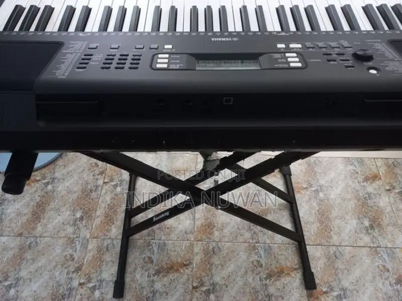 Yamaha PSR-E373 Protable Keyboard with Stand