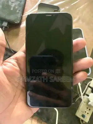 Apple iPhone XS (Used)