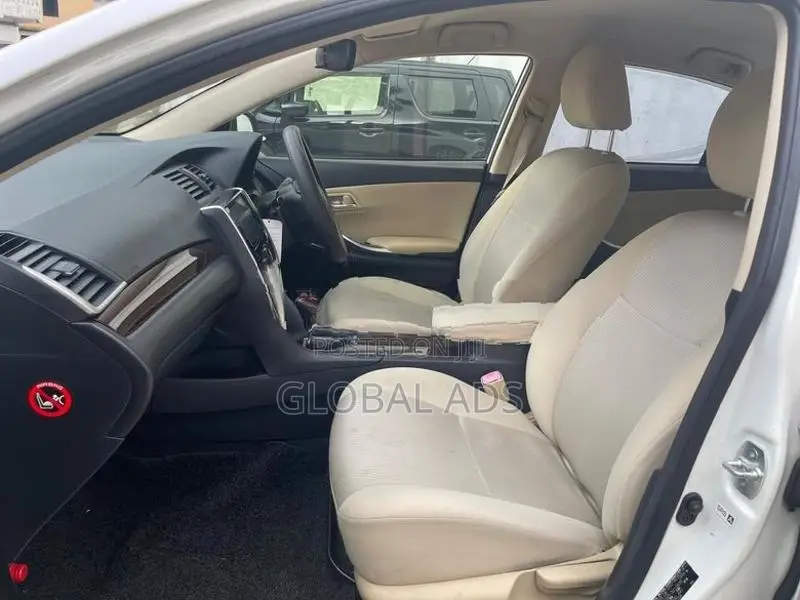 Toyota Premio G superior 2018