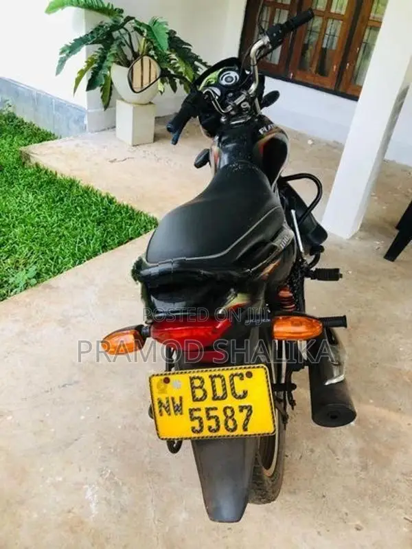 Bajaj Platina 100 ES 2015