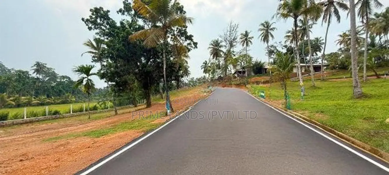 Land for sale in Kalutara Nagoda