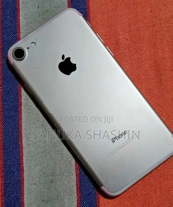 Apple iPhone 7 128GB (Used)