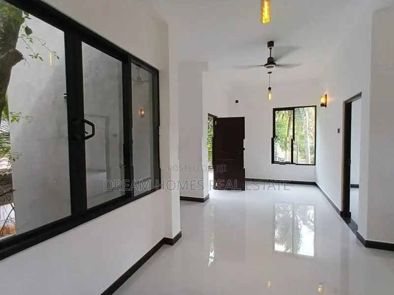 Luxury Brand New House for Sale in Homagama