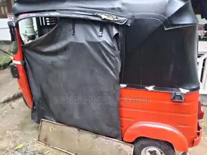 Bajaj RE 2019