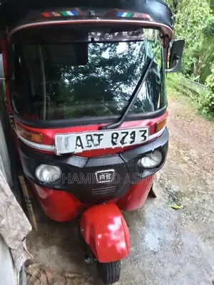 Bajaj RE 2019