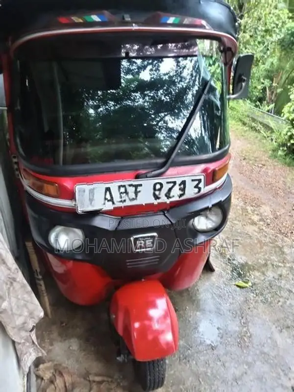 Bajaj RE 2019