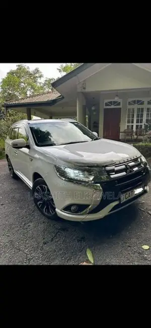 Mitsubishi Outlander PHEV 2016