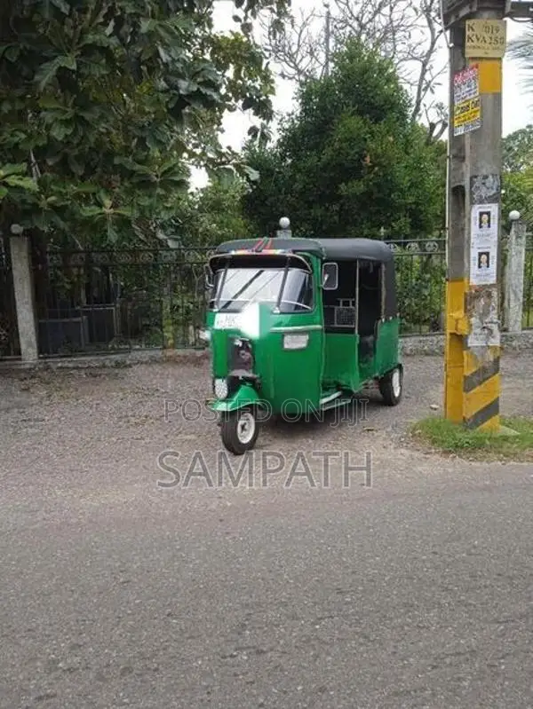 Bajaj RE 2010