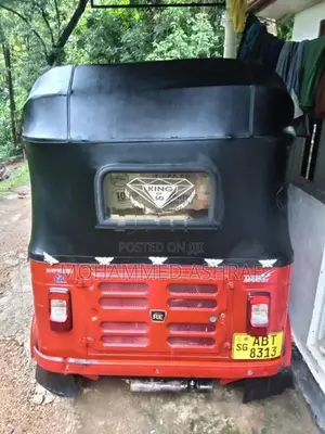 Bajaj RE 2019