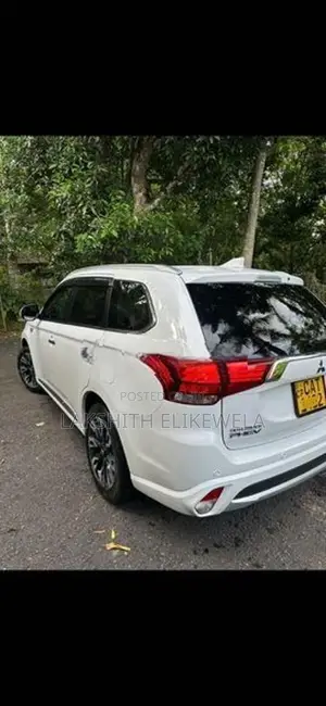 Mitsubishi Outlander PHEV 2016