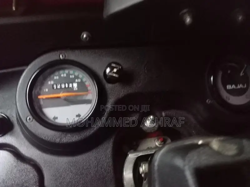 Bajaj RE 2019