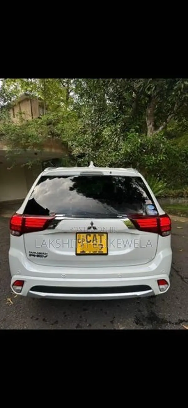 Mitsubishi Outlander PHEV 2016
