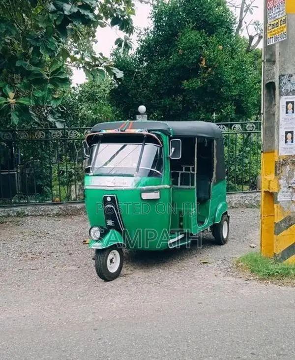 Bajaj RE 2010