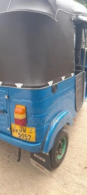 Bajaj RE 2005
