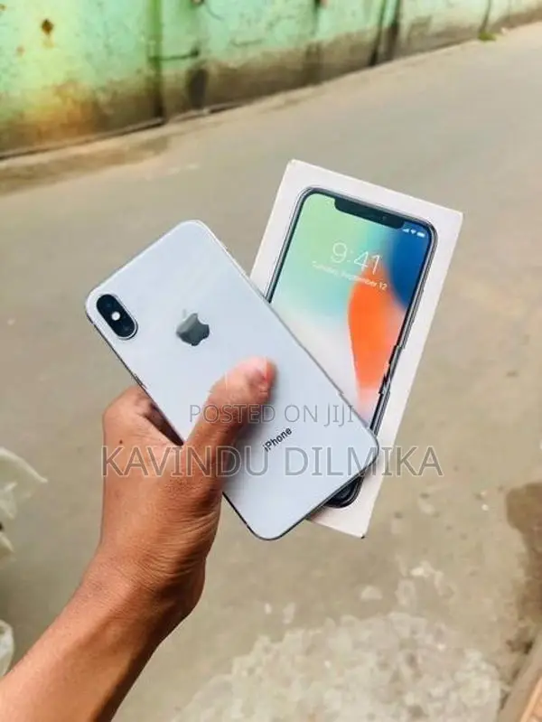 Apple iPhone XS (Used)