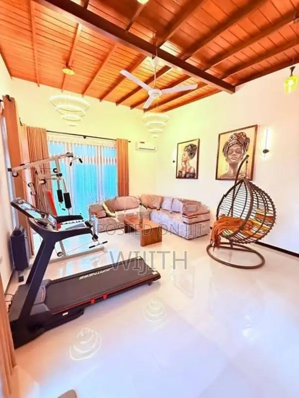 Luxury Brandnew House with Lift for Sale in Battaramulla