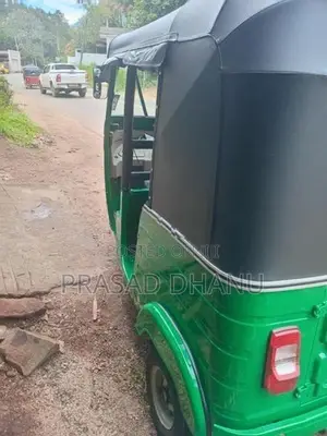 Bajaj RE 2016