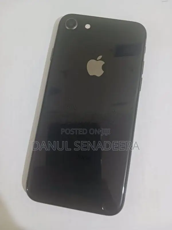 Apple iPhone 8 (Used)