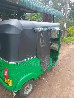 Bajaj RE 2016