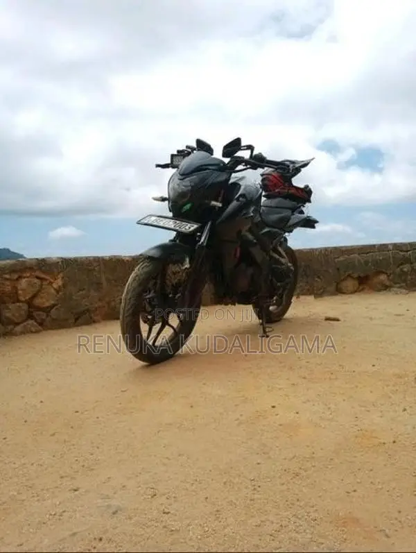 Bajaj Pulsar 150 NS150 2017