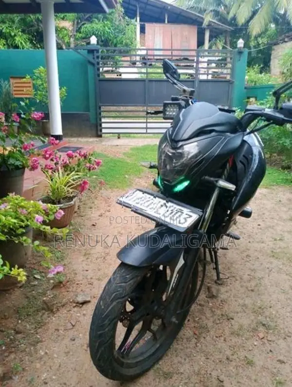 Bajaj Pulsar 150 NS150 2017