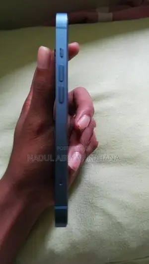 Apple iPhone 13 (Used)