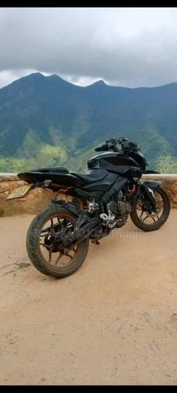 Bajaj Pulsar 150 NS150 2017