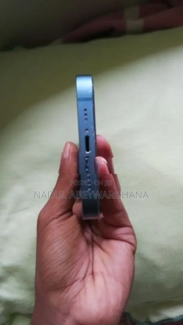 Apple iPhone 13 (Used)