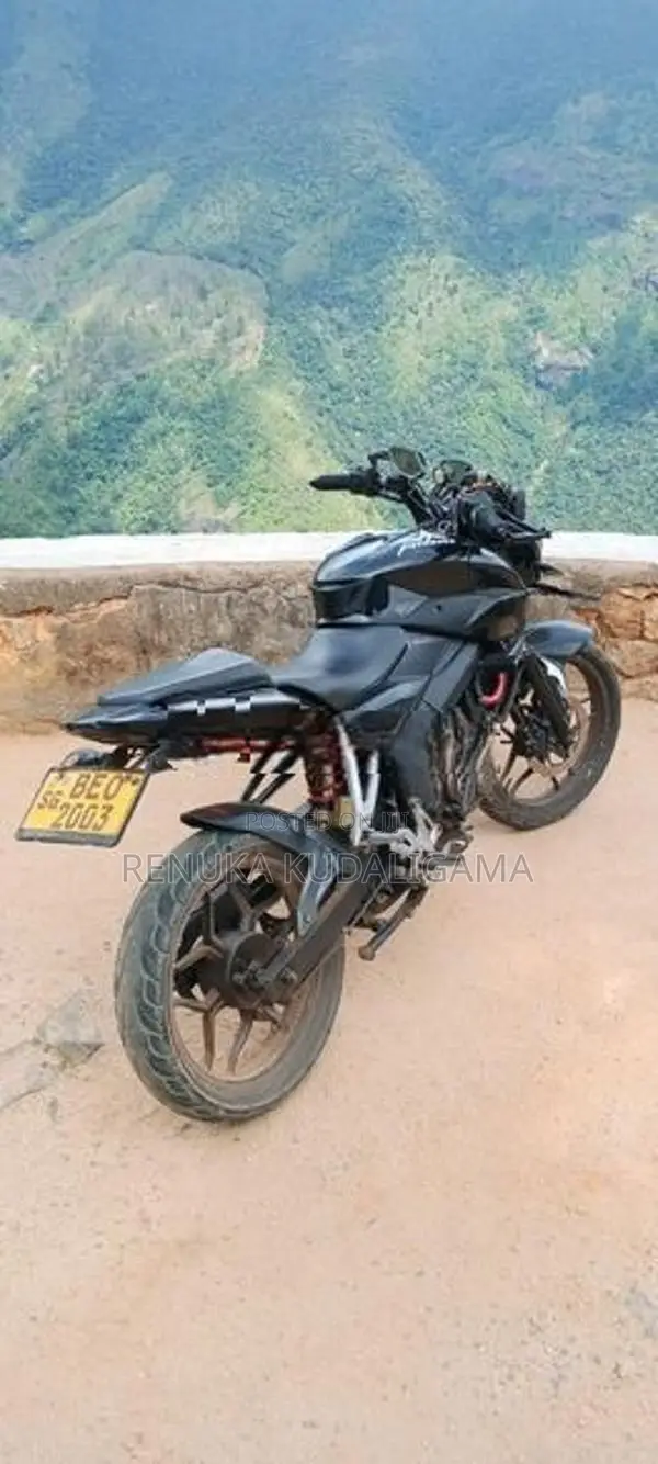 Bajaj Pulsar 150 NS150 2017