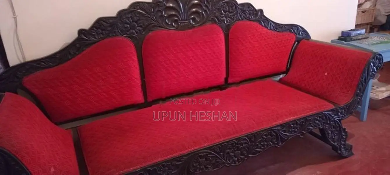 Kavichchi Sofa Set