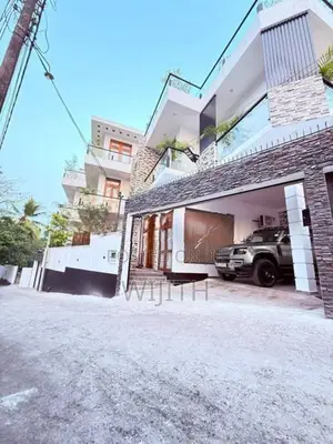 Luxury Brandnew House with Lift for Sale in Battaramulla