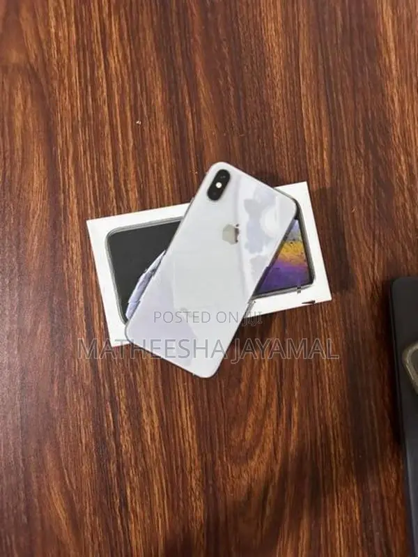 Apple iPhone XS (Used)
