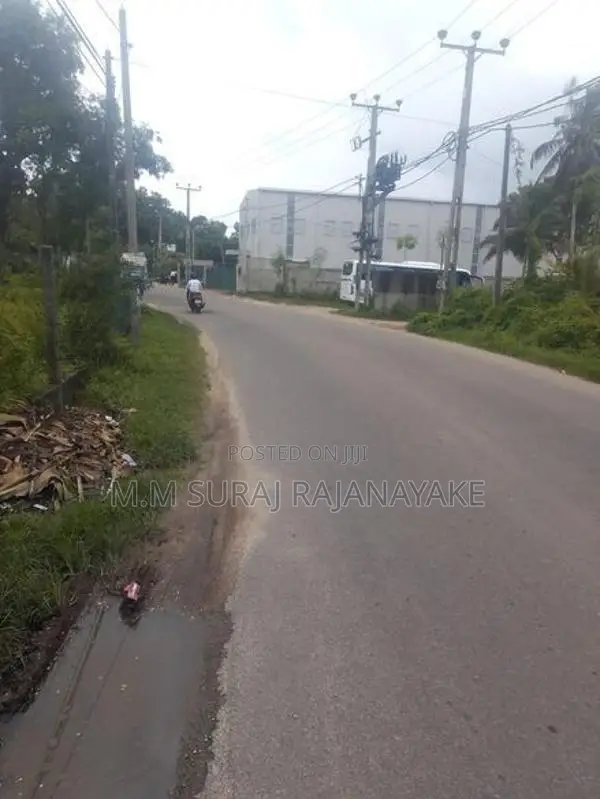 රද්දොලුව - මුතුවාඩිය ප්‍රදේශයෙන් ඉඩමක් විකිණීමට ඇත.