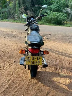 Bajaj Platina 100 ES 2017