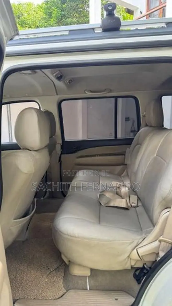 Ford Everest 2012